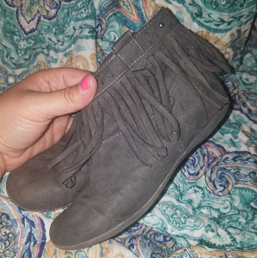 Girls ankle fringe boots